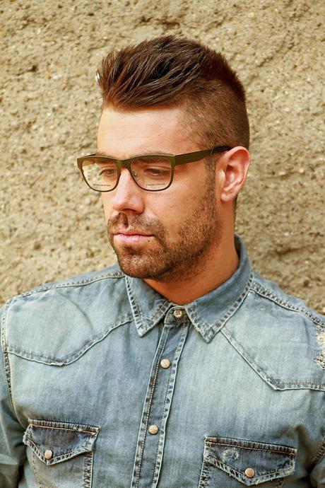 For men: gafas graduadas + denim look