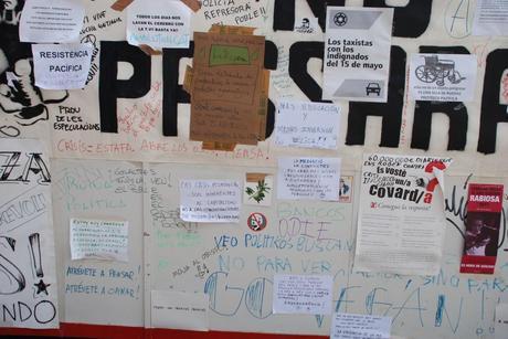 Sufragio Universal (Plaza Catalunya, mayo 2011) SUFRAGIO UNIVERSAL…