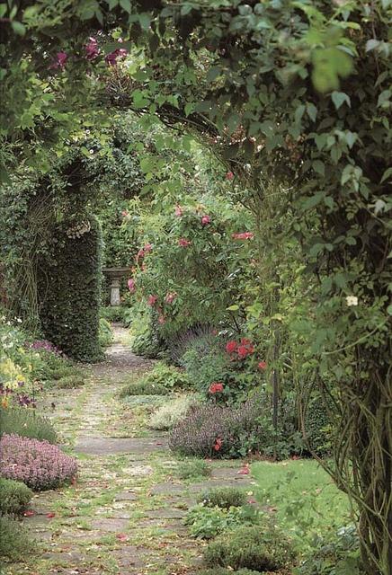 Caminos a jardines con encanto