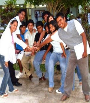 CARLOS PARIONA SIGUE PROMOVIENDO ENCUENTROS CON JÓVENES...