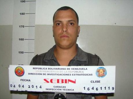 Detenido por cacerolear a Roque Valero y familia