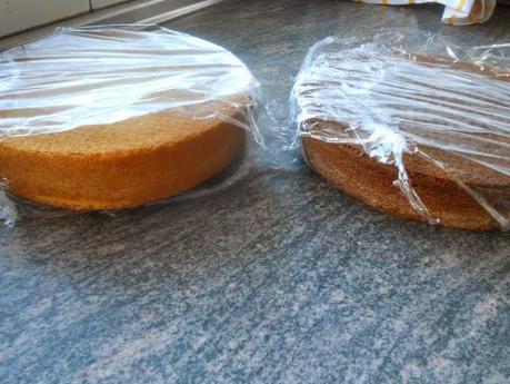 Cortar un bizcocho en capas