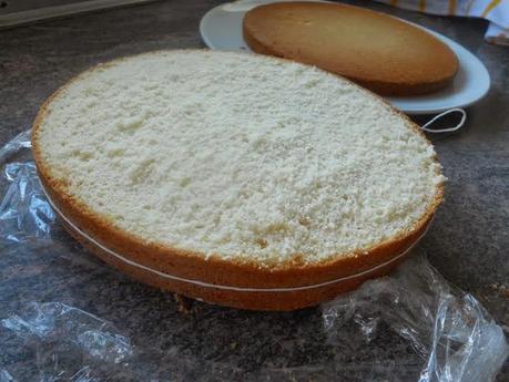 Cortar un bizcocho en capas