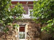 estudio Arquitectura-g recupera casa pueblo patio huerto, Cilleros (Cáceres).
