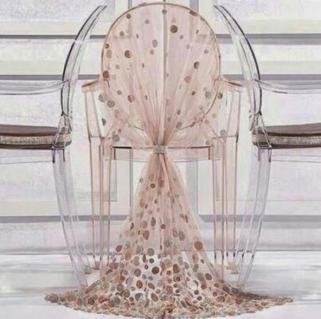 Es Tendencia: adornar las preciosas sillas de banquete (II)