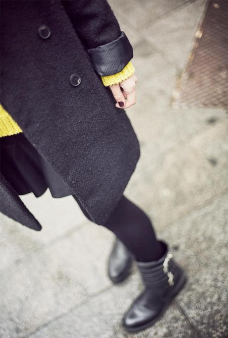 street style barbara crespo zara faux leather mini skirt yellow fashion blogger outfit blog de moda
