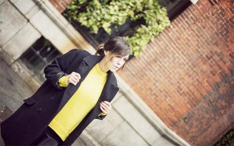 street style barbara crespo zara faux leather mini skirt yellow fashion blogger outfit blog de moda