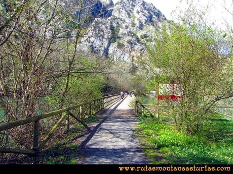 Ruta pico Gorrión - Mayor: Puente sobre el Embalse de Valdemurio