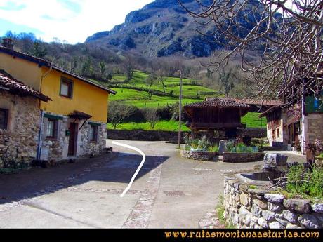 Ruta pico Gorrión - Mayor: Cruzando el pueblo de Vichaoriche