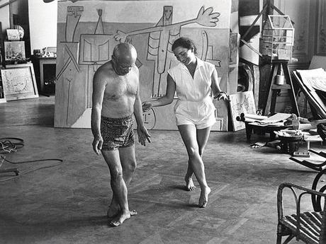 Picasso, en su estudio, era un artista divertido y alegre.