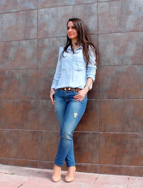 Vaqueros + camisa+ salones= apuesta ganadora!!