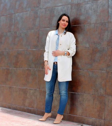 Vaqueros + camisa+ salones= apuesta ganadora!!