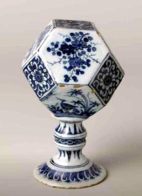 Octaedro truncado - Porcelana Riks - Adrianus Kocx 1685