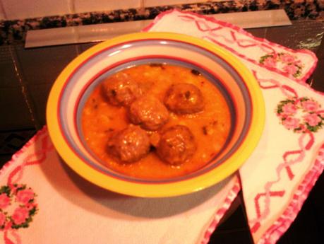 Albóndigas en salsa de naranja