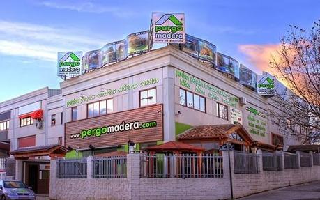 Porches y pérgolas para parques y jardines. PERGOMADERA.