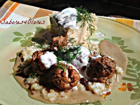 ALBONDIGAS SUECAS CON ARROZ Y PASTA DE NUECES