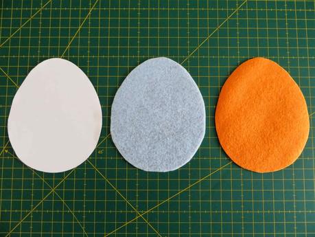 Tutorial de Pascua: huevos de fieltro bordados / Easter tutorial: embroidered felt eggs