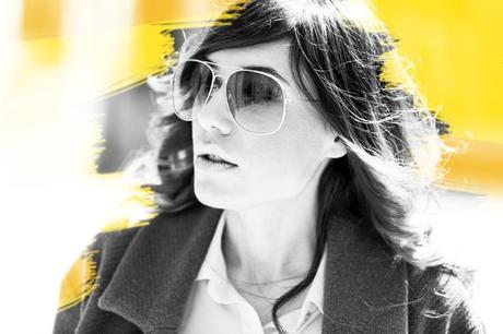 street style barbara crespo yellow dipped hem blouse sheinside sheinsider coat fashion blogger outfit blog de moda