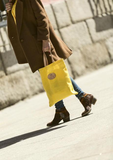 street style barbara crespo yellow dipped hem blouse sheinside sheinsider coat fashion blogger outfit blog de moda