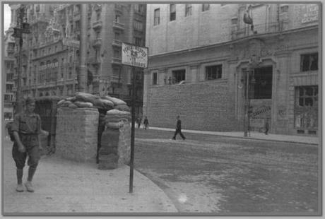La Gran Vía de Madrid en el año 1936, durante la Guerra Civil