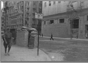 La Gran Vía de Madrid, durante la Guerra Civil, en 1936