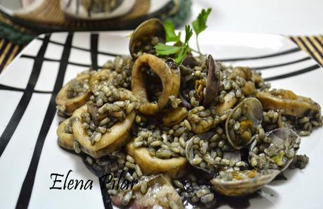 Arroz negro con calamar y almejas (integral)