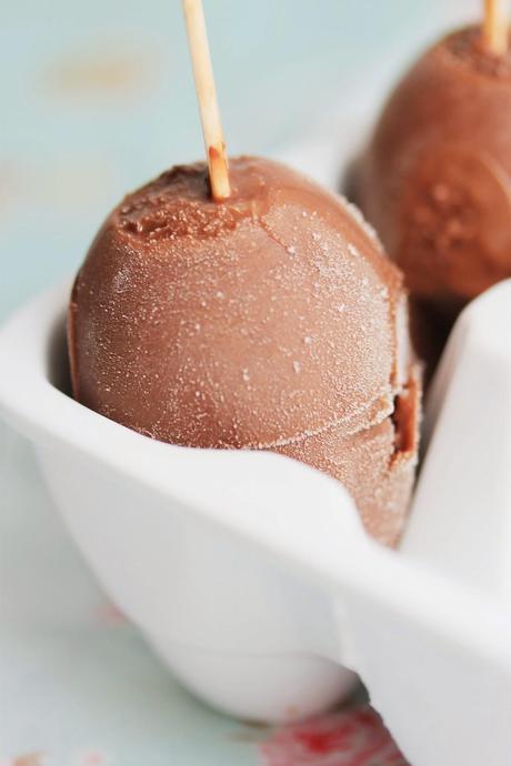 Egg choco polo (Egg chocolate popsicle)