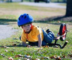proteger-caidas-nino proteger a los niños de las caidas