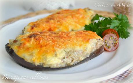 Berenjenas rellenas de carne y bechamel, gratinadas. Receta fácil y rápida de hacer.