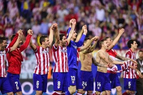 Los jugadores del Aleti celebran con el Calderón