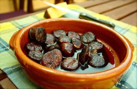 CHORIZOS  AL VINO TINTO Y CANELA