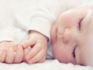 Sueño: 1 de cada 4 bebés no consigue dormir toda la noche del tirón