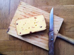 Mayúsculas y minúsculas en vinos y quesos Queso ahumado