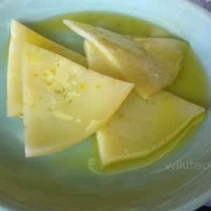 Queso manchego en aceite