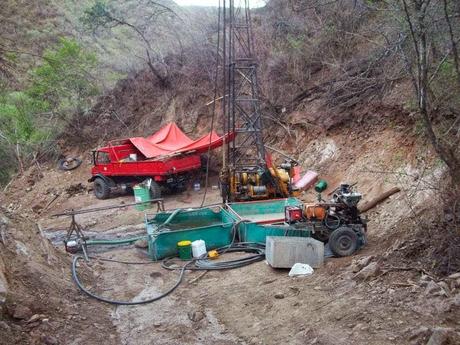 Avance de la Megaminería ilegal en  Las Cuevas (Mendoza) y  en la quebrada de Alipán (La Rioja)