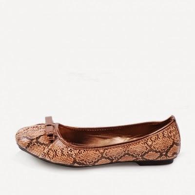 http://www.dressale.com/engrossing-pu-leather-pointy-toe-flat-with-pythonskin-patterns-p-70250.html