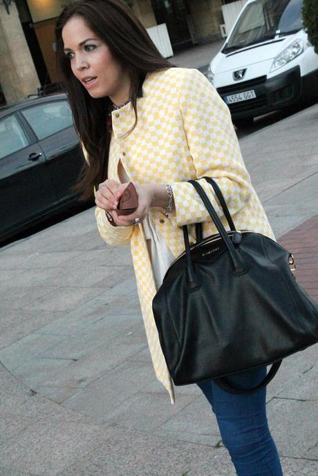 It's thursday, my look so chic. IMG_9343