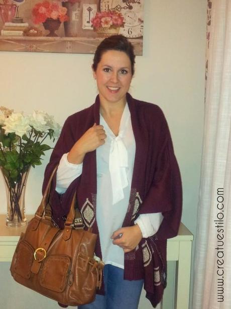 Look embarazada con vaqueros y poncho (look oficina) Look embarazada con vaqueros y poncho modo oficina