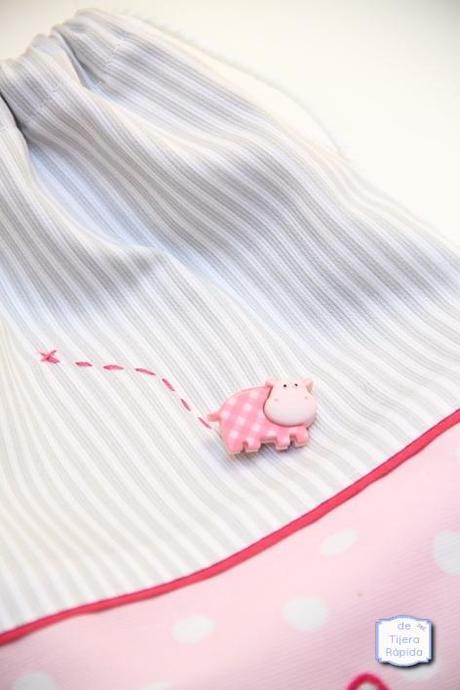 Mochila con nombre en rosa