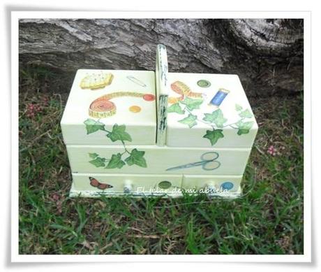 COSTURERO Y CAJA DE LUZ EN DECOUPAGE.