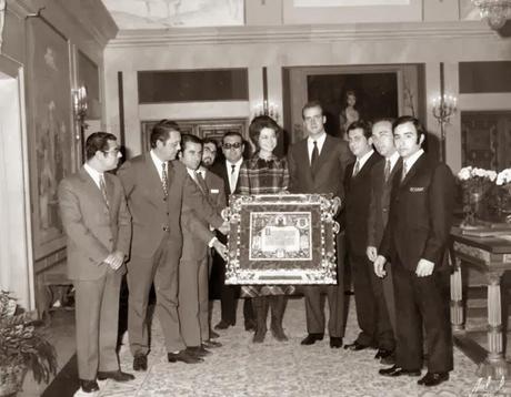 La hermandad en el Palacio de la Zarzuela con los principes