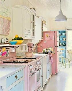 Bellas cocinas decoradas en color pastel