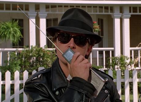 'Regreso al Futuro - parte II', de Robert Zemeckis. Más, pero no mejor. Ni falta que hace