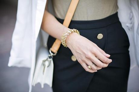 OUTFITS, pencil skirt, zara, body kakhi, another stories, strappy sandals, rayban wayfarer, elena estaun, Michael Kors, anton heunis, girissima, circo jewellery, essie, cristina blanco, guiadeestilo, guia de estilo blog, styleguide, fashion bloger, spanish fashion blogger, guia de estilo blog, ootd 