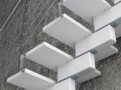 Escaleras interiores suben hasta sueños