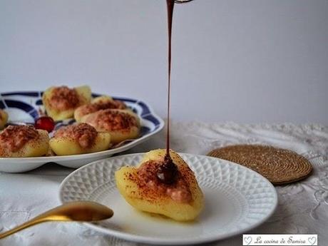 Peras rellenas de arroz con leche chocolateado