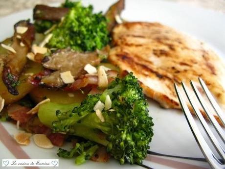 Pollo a la mostaza a  la plancha con patatas , brocoli y setas