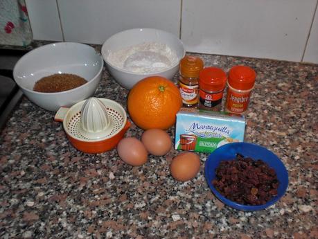Bizcocho especiado de naranja y pasas / Spiced orange cake with raisins