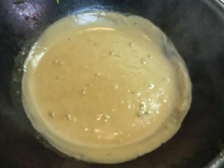 Solomillo de cerdo con espinacas y salsa de pimienta