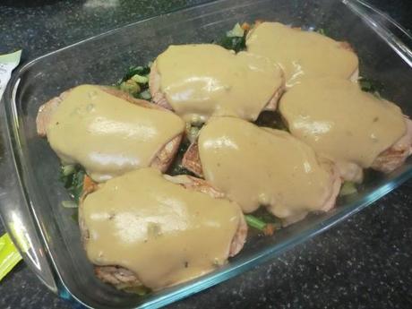 Solomillo de cerdo con espinacas y salsa de pimienta